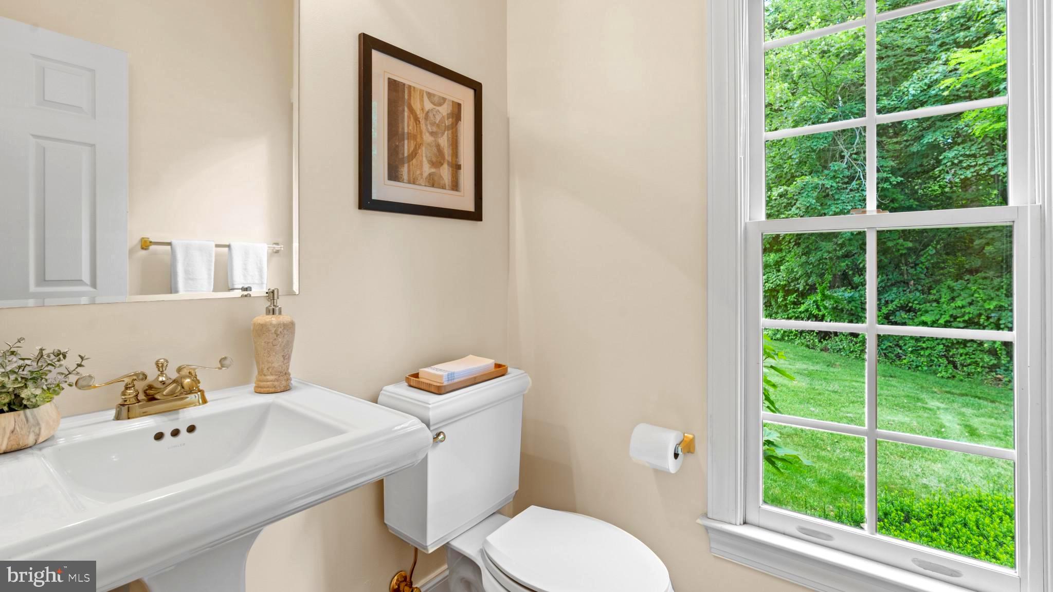 SHELTER LAKES - Residential