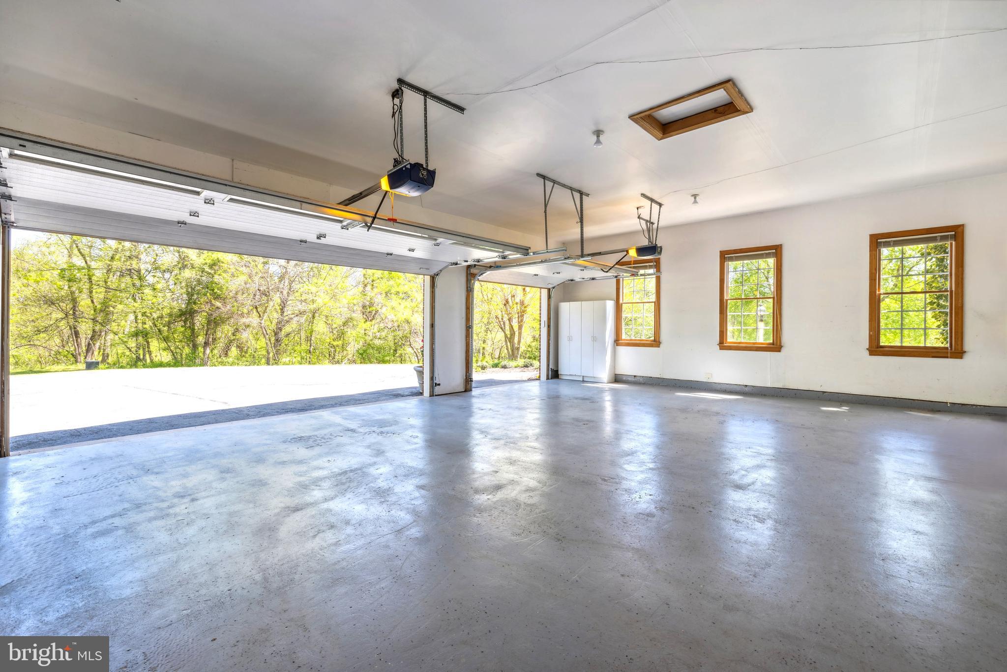 SHELTER LAKES - Residential