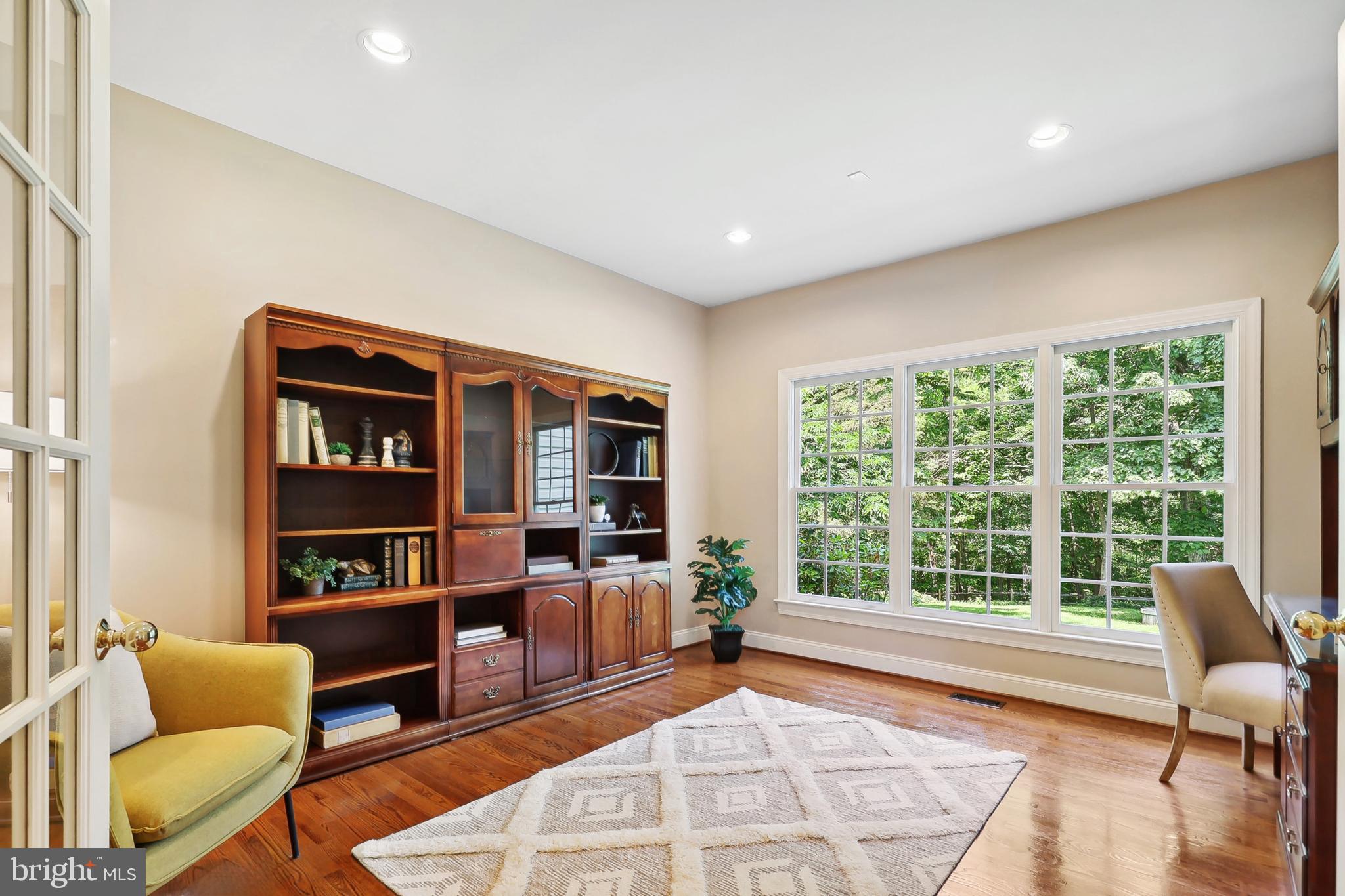 SHELTER LAKES - Residential