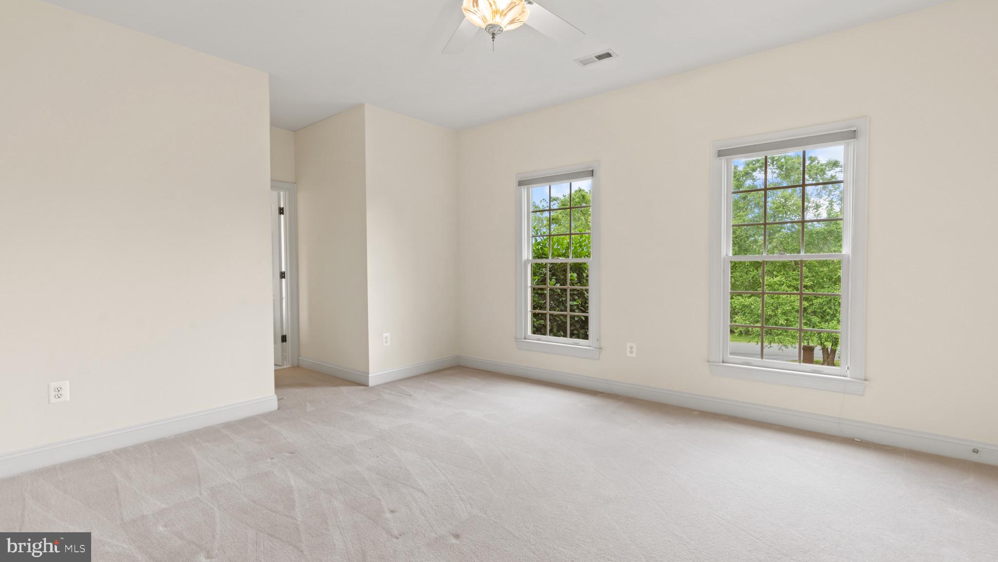 SHELTER LAKES - Residential