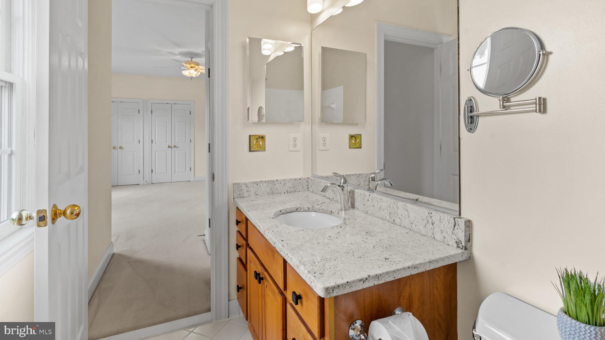 SHELTER LAKES - Residential