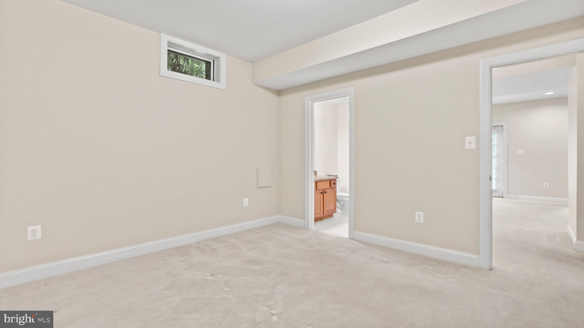 SHELTER LAKES - Residential