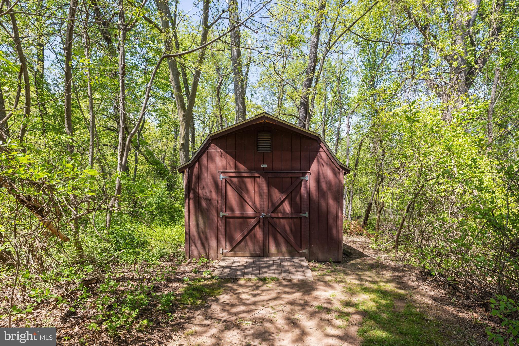 SHELTER LAKES - Residential