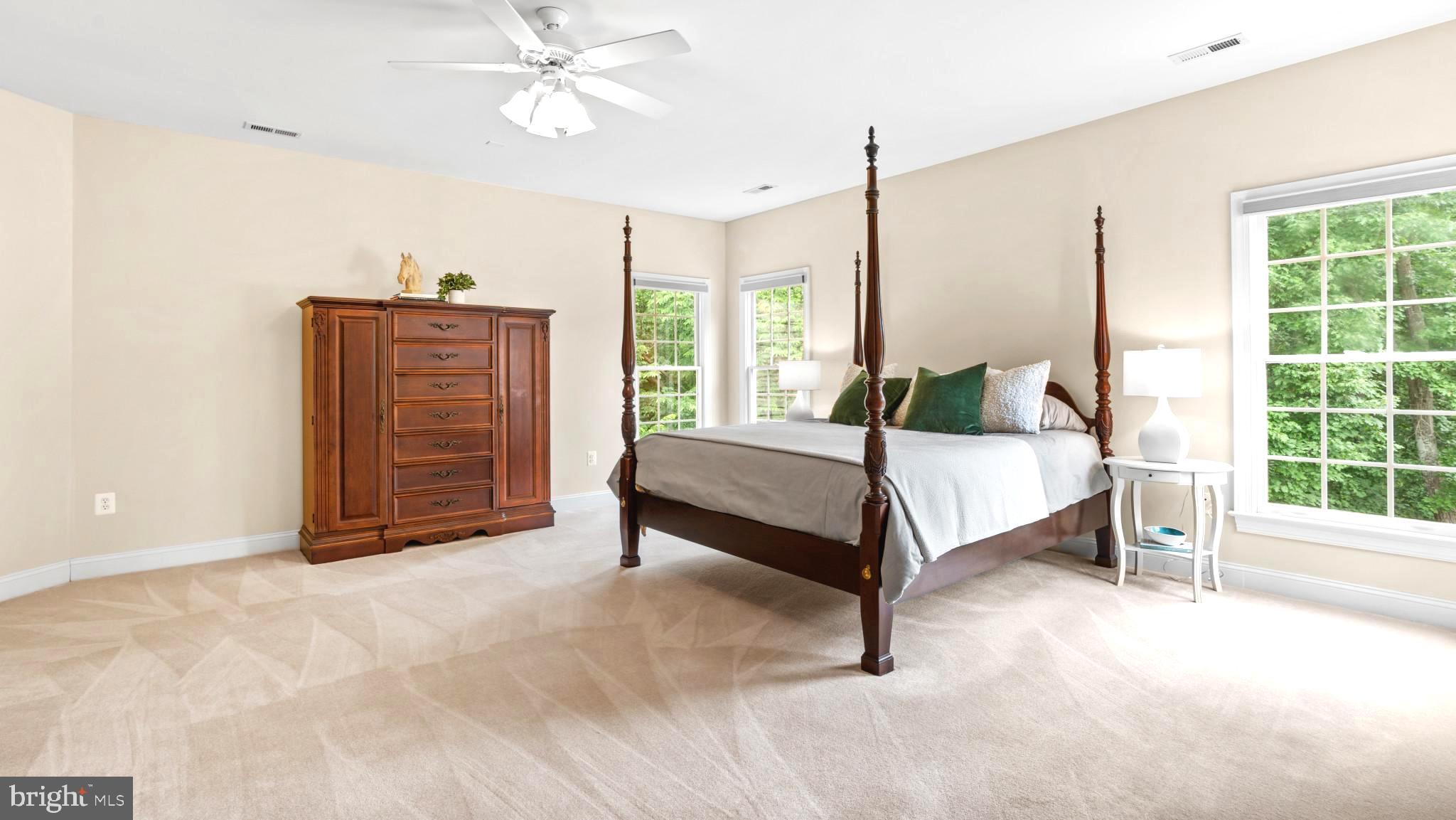 SHELTER LAKES - Residential