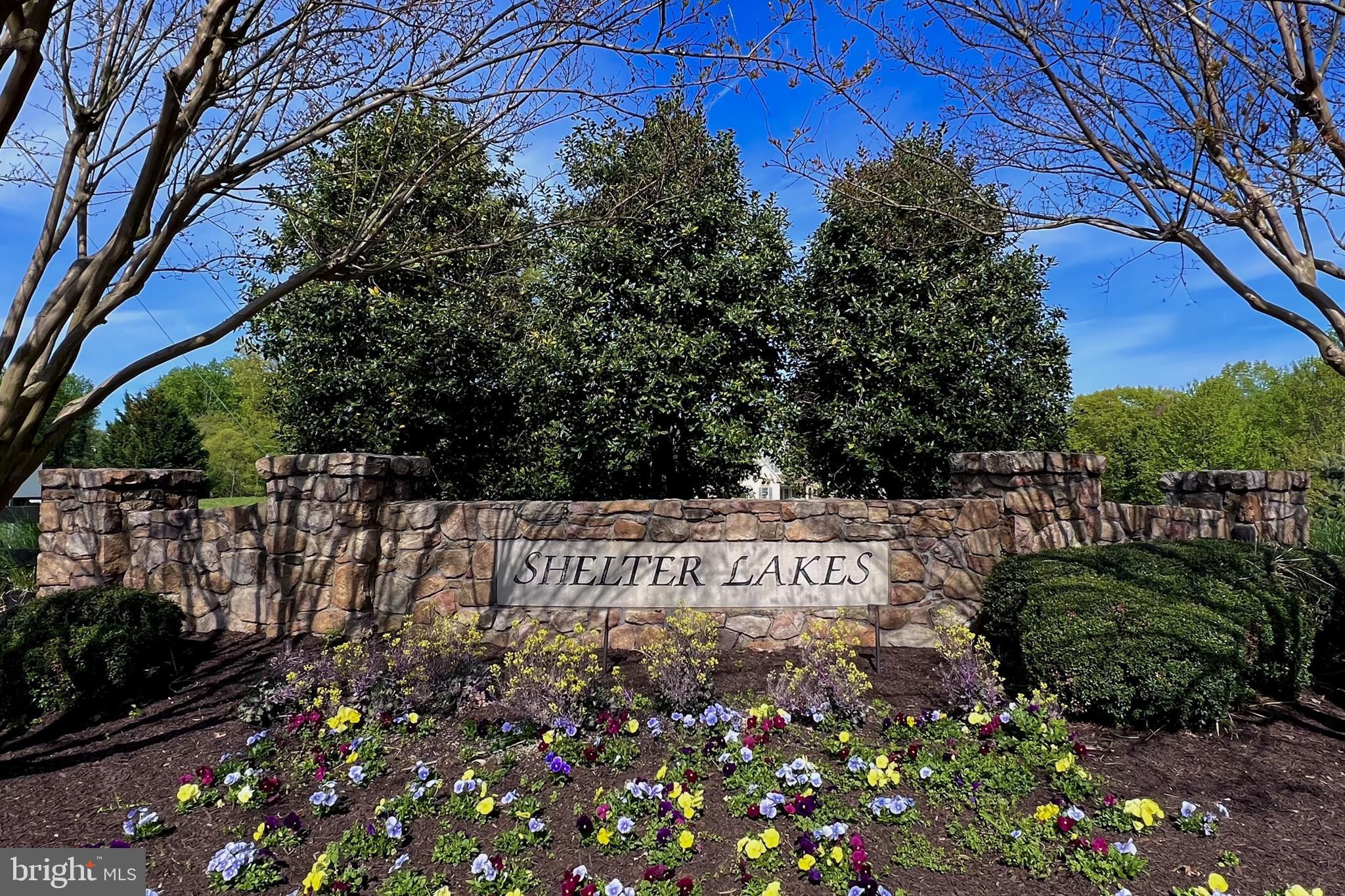 SHELTER LAKES - Residential