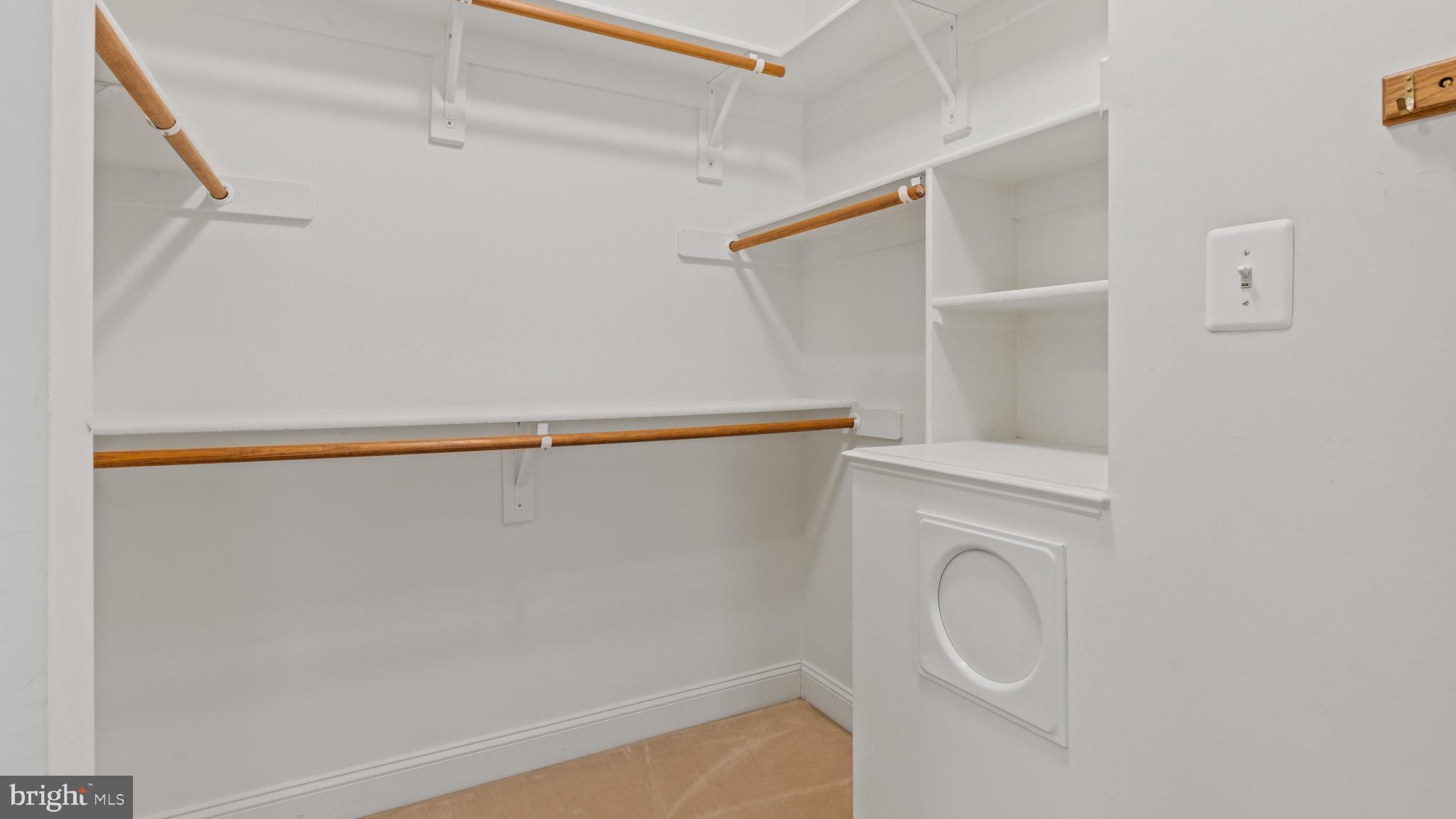 SHELTER LAKES - Residential