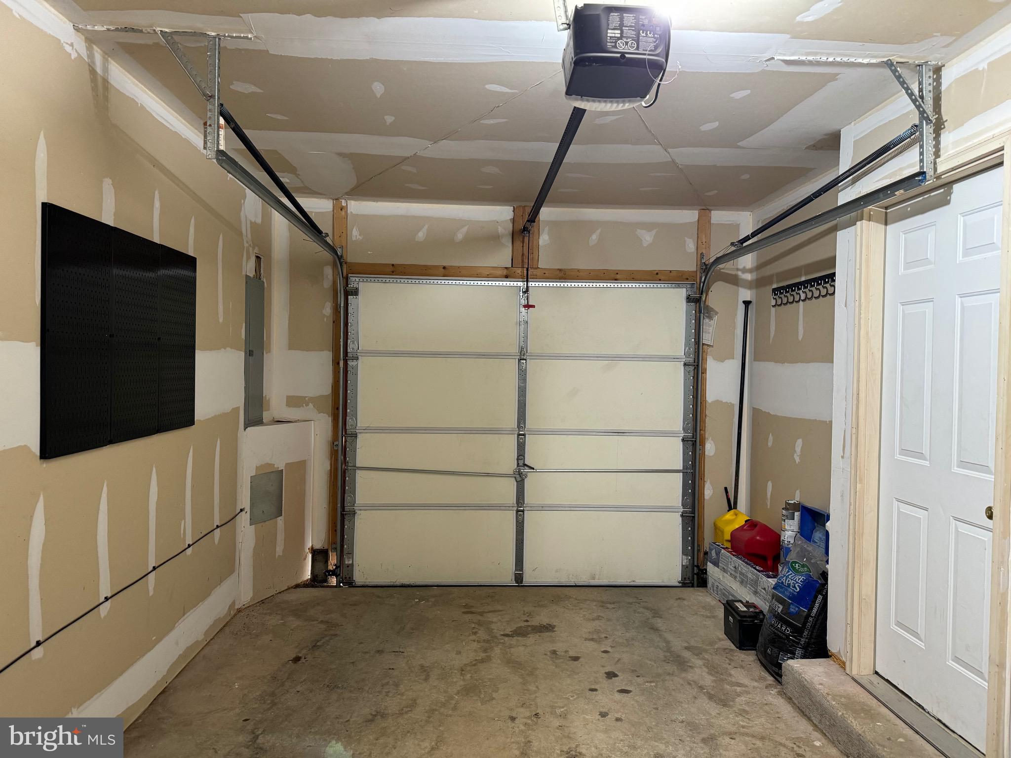 TROUT RUN - Residential Lease