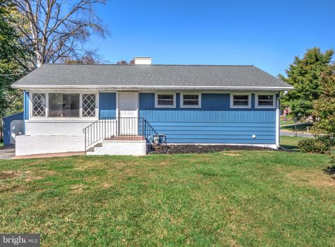 Photo of 1905 Blue Ridge Drive, LANCASTER, PA 17603 (MLS # PALA2059158)