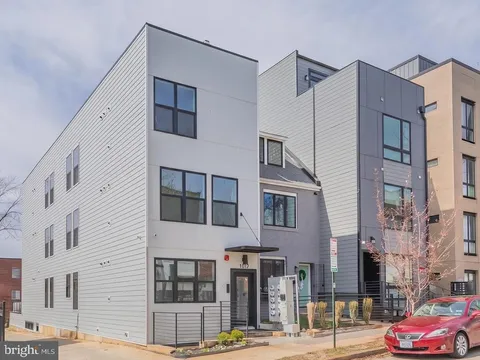 MLS: DCDC2259940