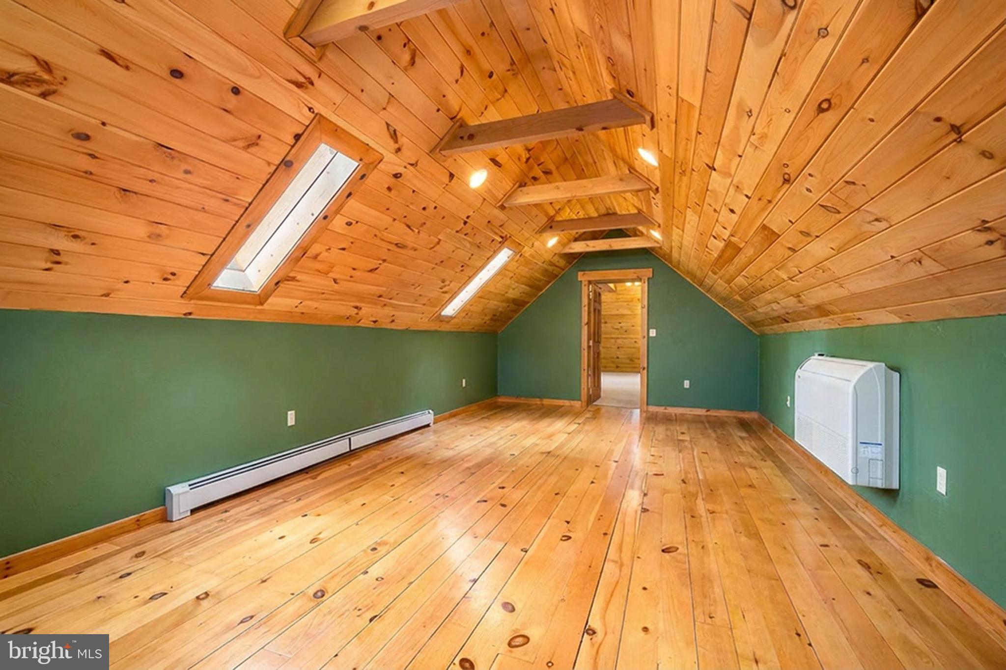 MOSS CREEK - Residential
