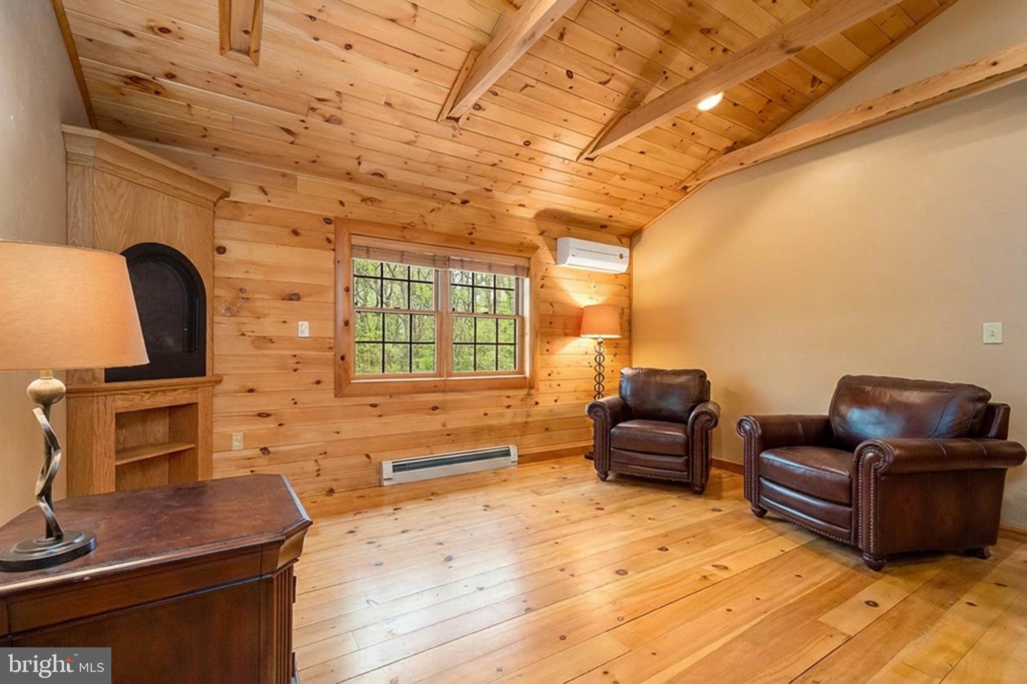 MOSS CREEK - Residential