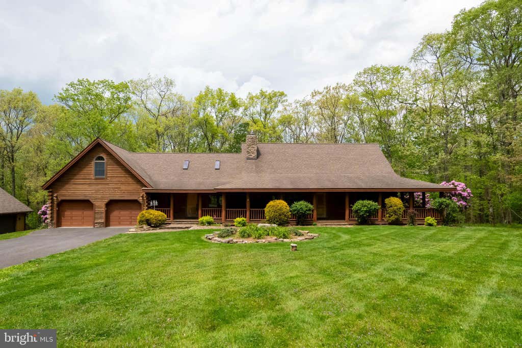 Photo of 312 Moss Creek Circle, OAKLAND, MD 21550 (MLS # MDGA2011736)
