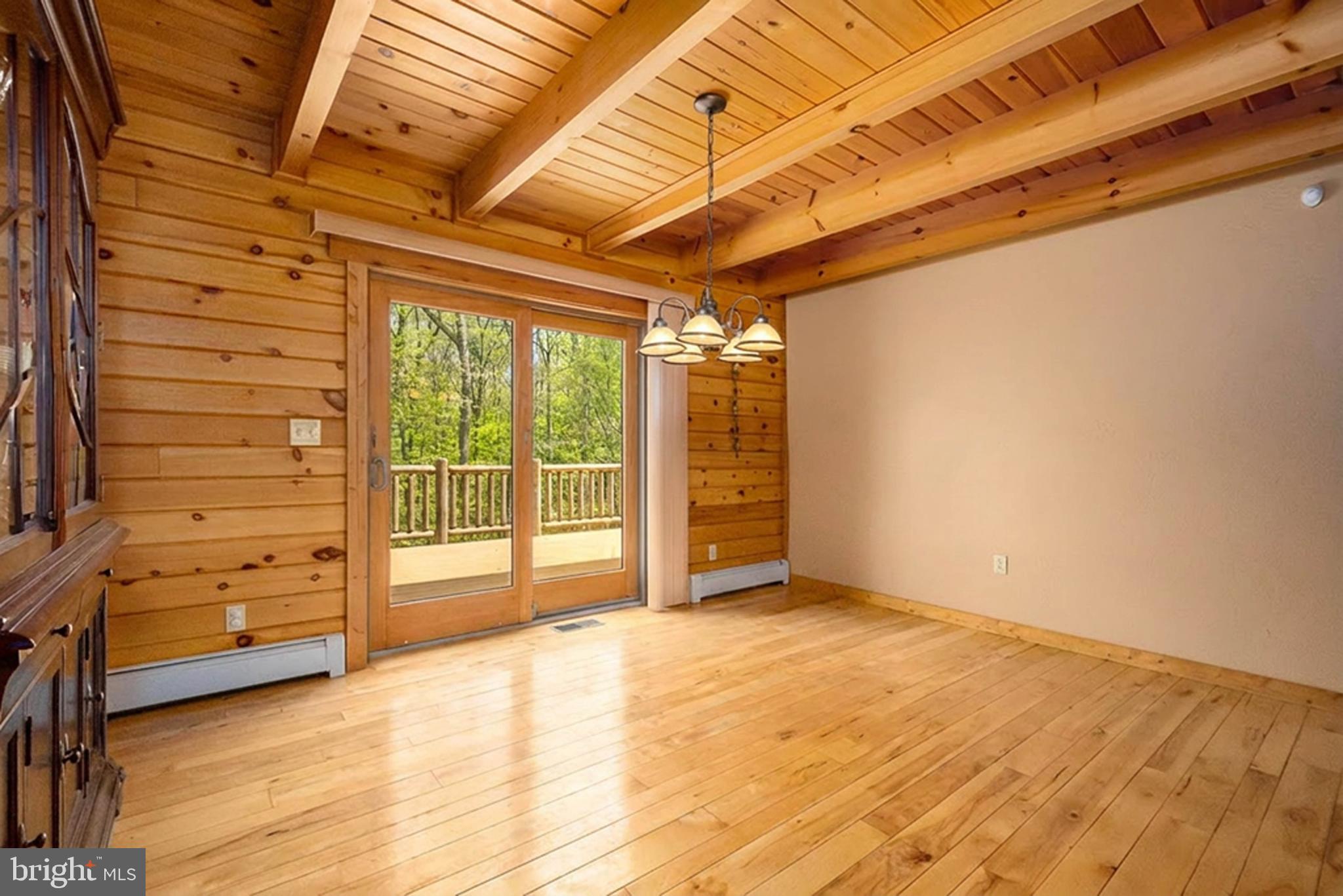MOSS CREEK - Residential