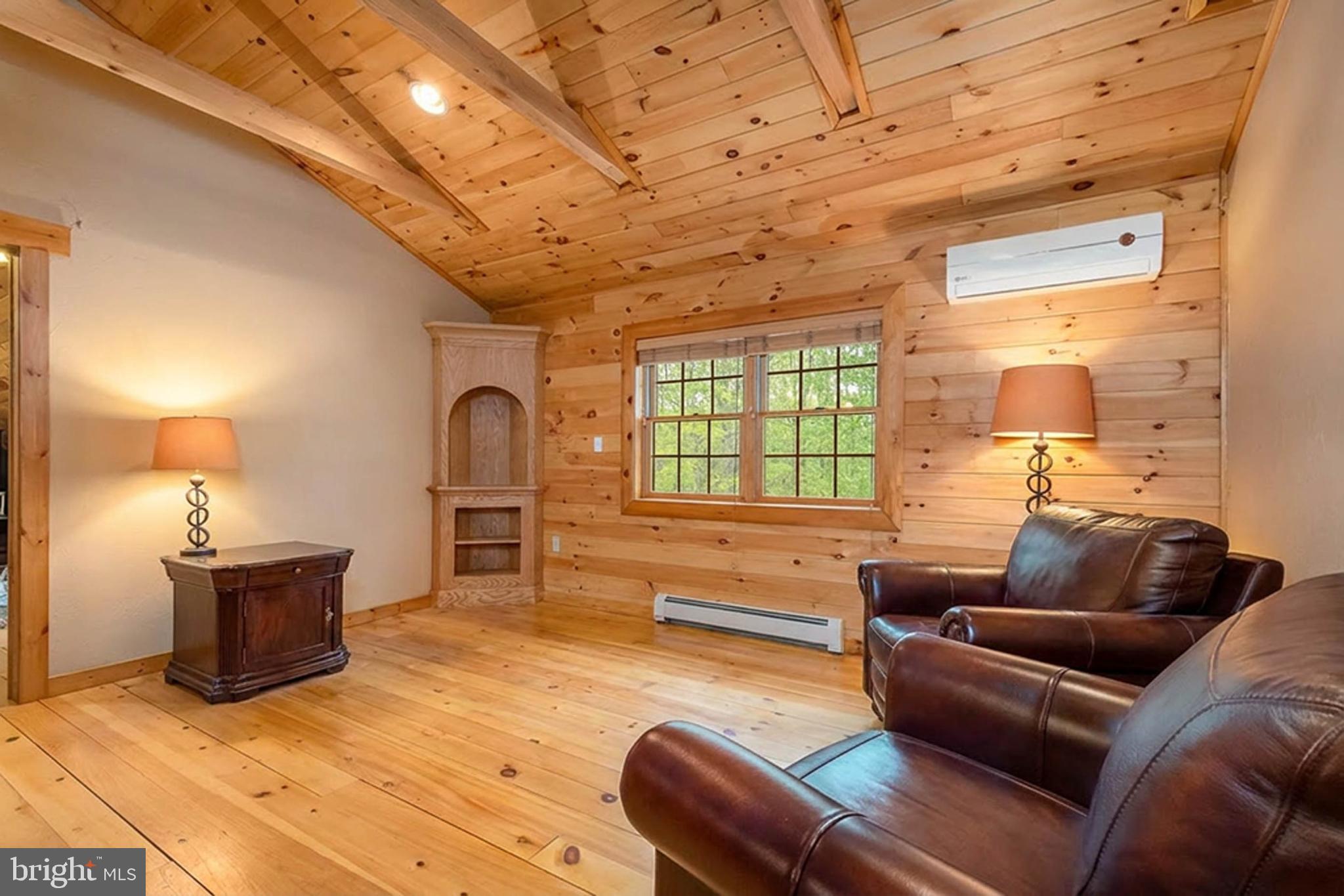 MOSS CREEK - Residential