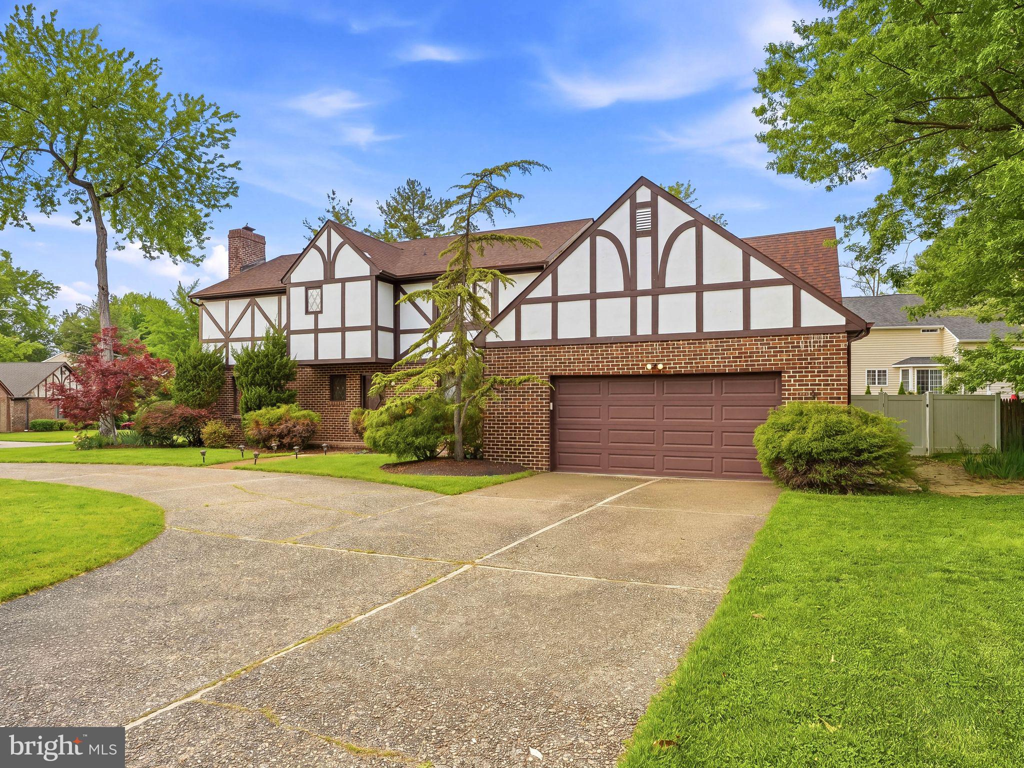 2 CARLTON ROAD