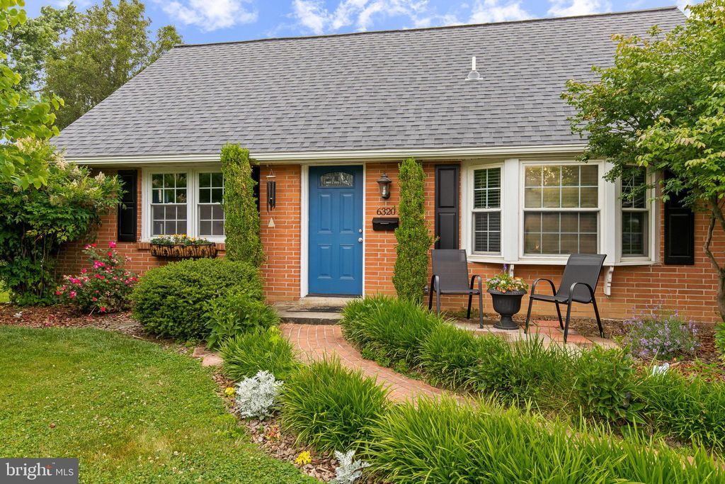 Photo of 6320 JACKSON DR, EAST PETERSBURG, PA 17520 (MLS # PALA2036812)