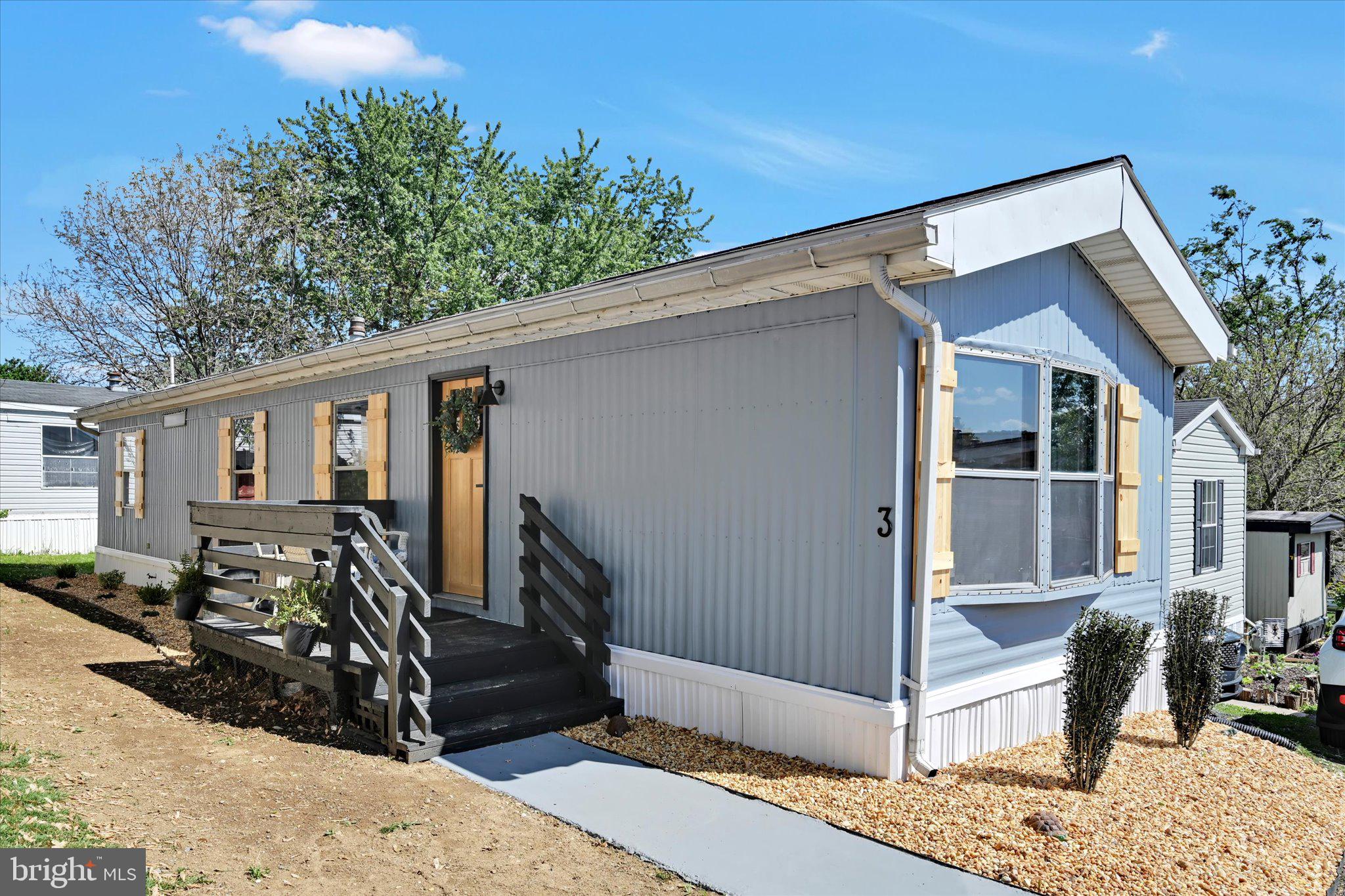 230 FAIRVIEW AVE AVENUE W UNIT #3