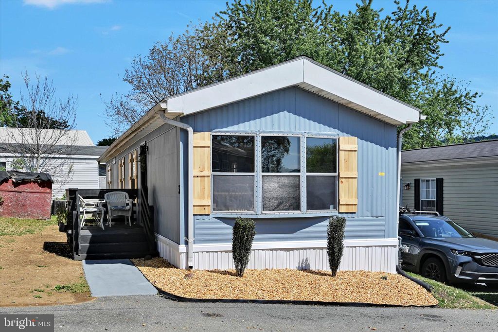 Photo of 230 Fairview Ave Avenue W #UNIT 3, MARIETTA, PA 17547 (MLS # PALA2087898)