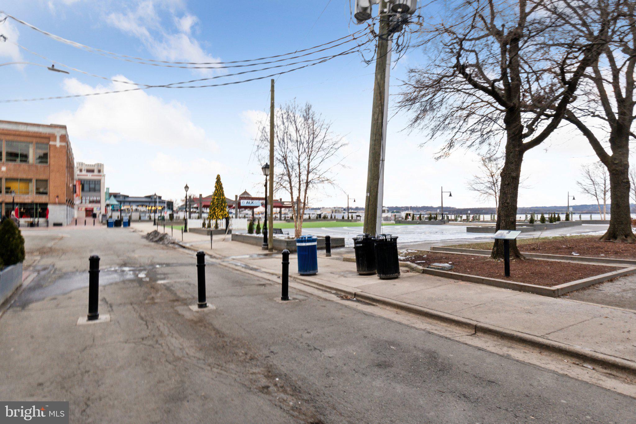 OLD TOWN NORTH - Residential