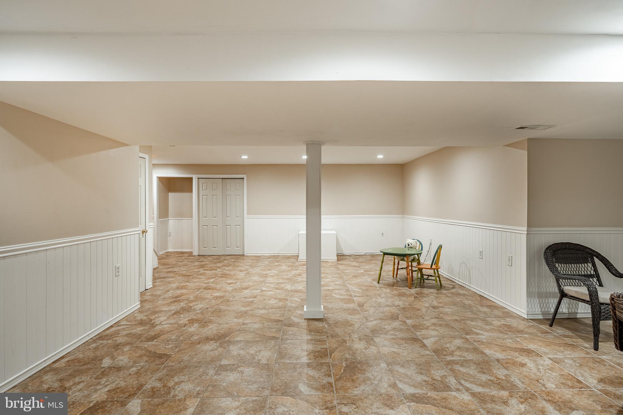 WOODS OF BROOKFIEL - Residential