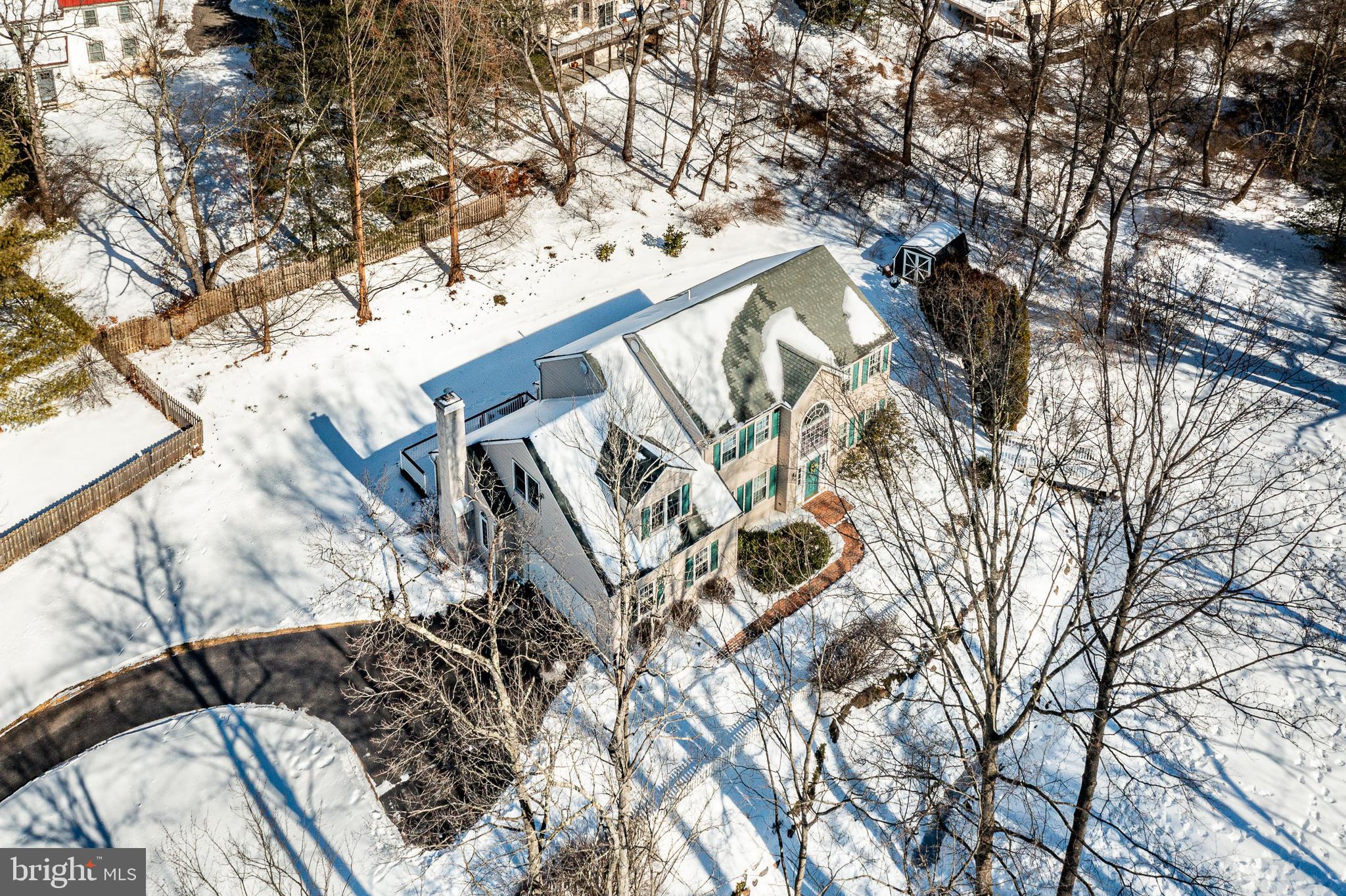 WOODS OF BROOKFIEL - Residential