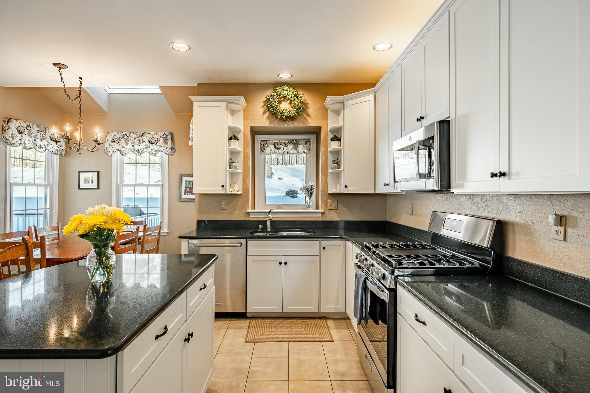 WOODS OF BROOKFIEL - Residential