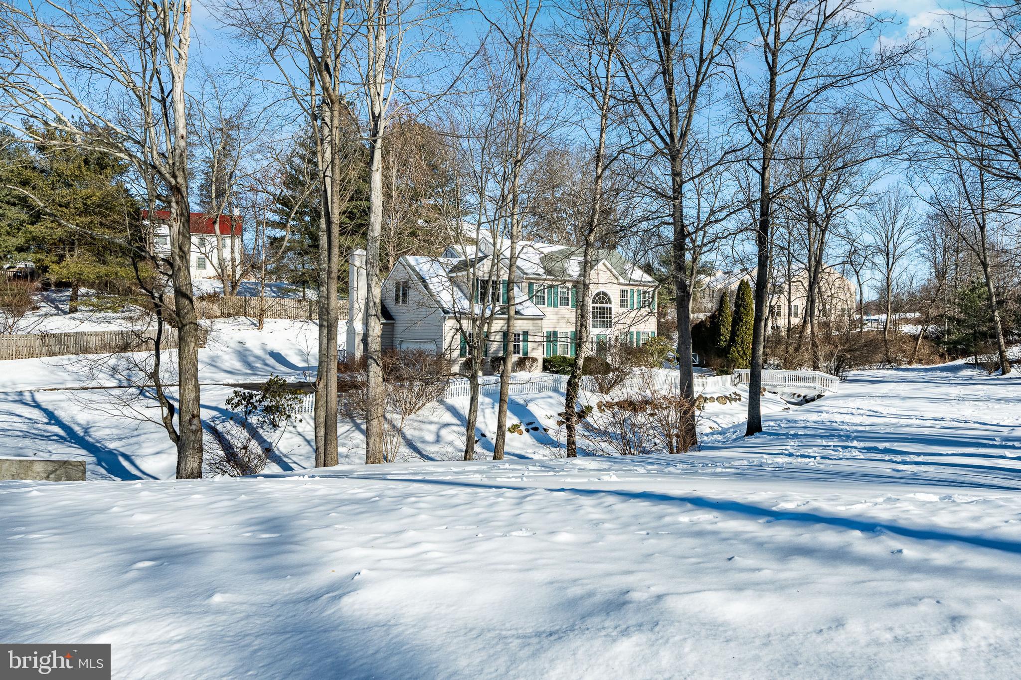 WOODS OF BROOKFIEL - Residential