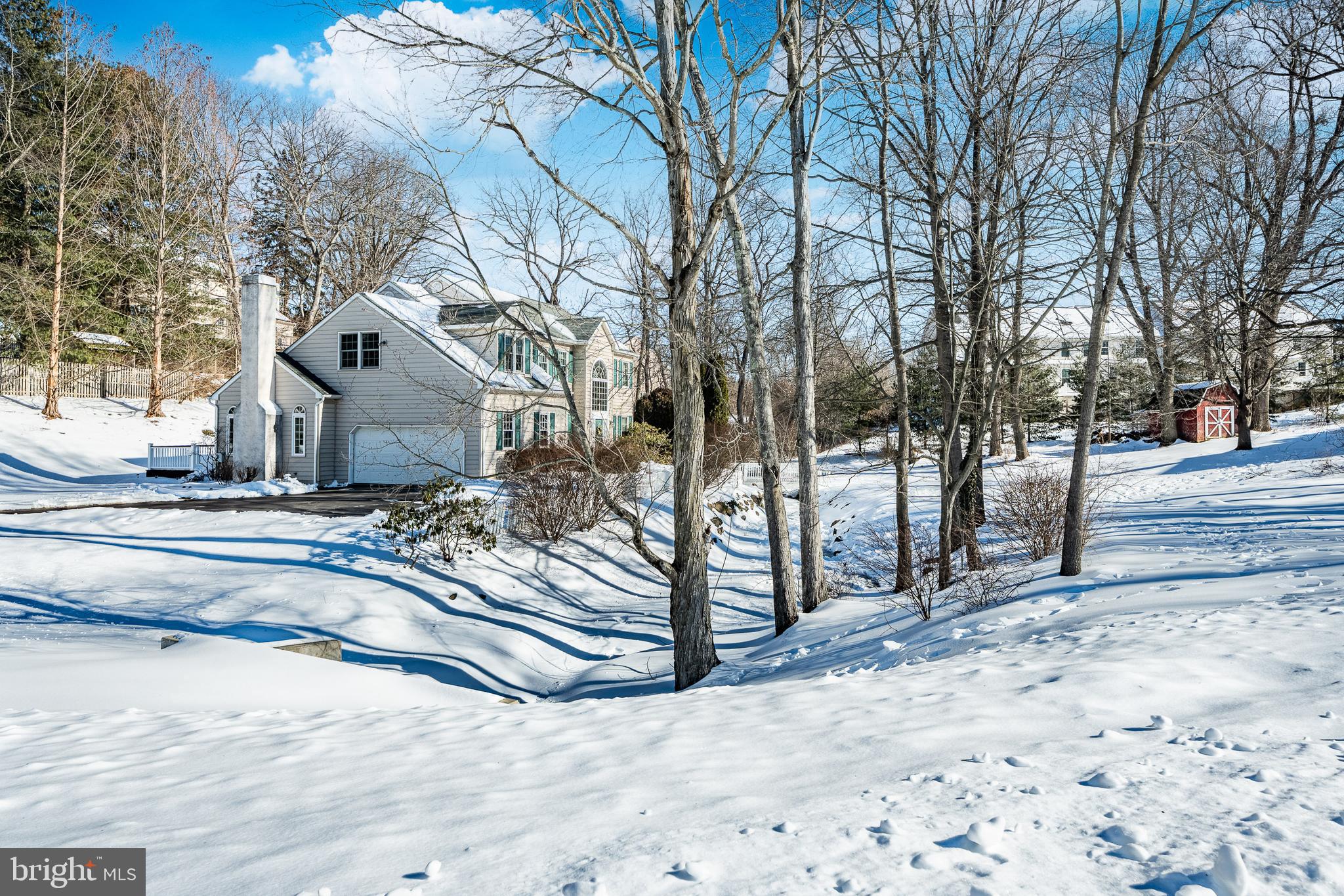 WOODS OF BROOKFIEL - Residential