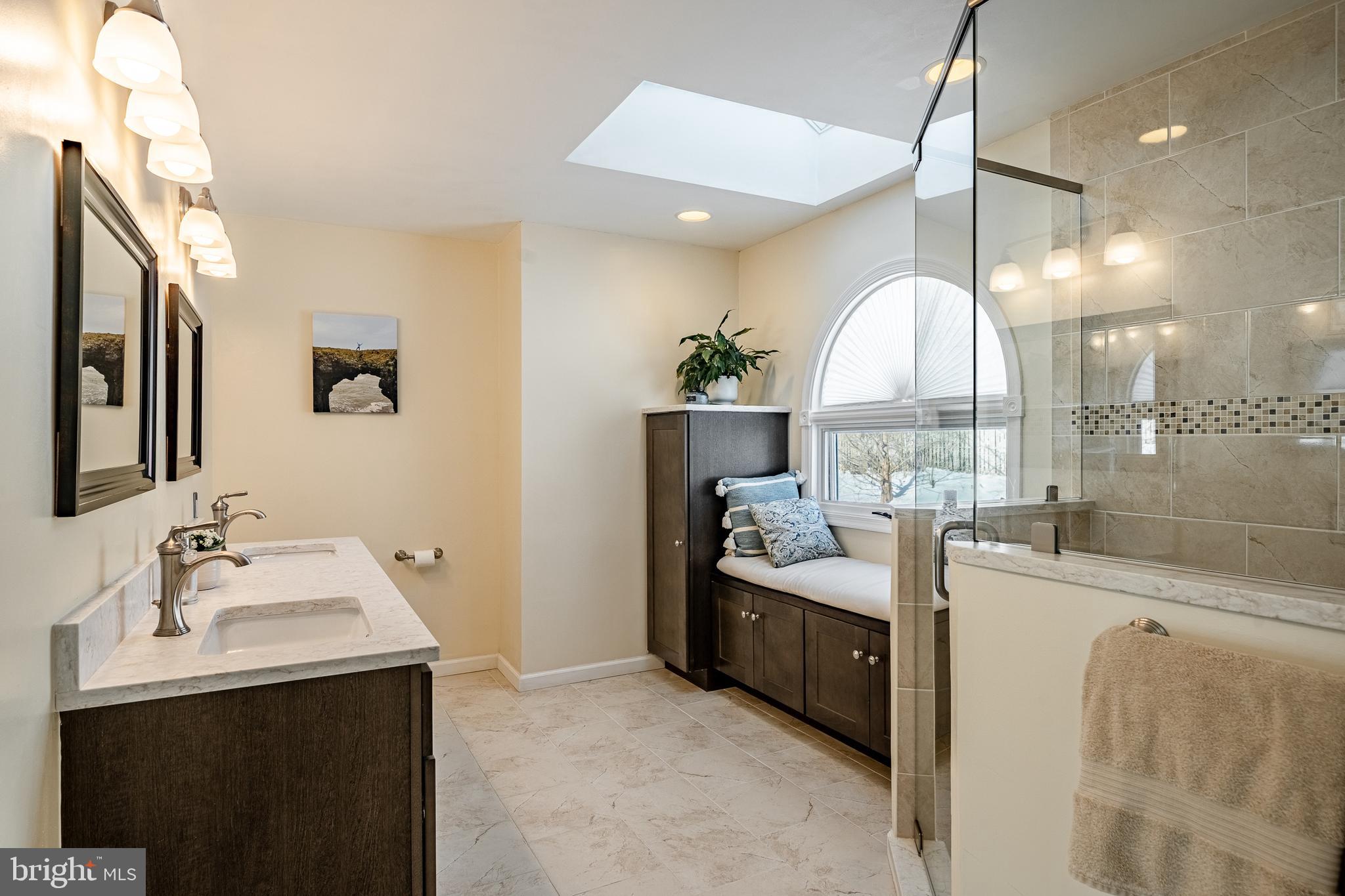 WOODS OF BROOKFIEL - Residential