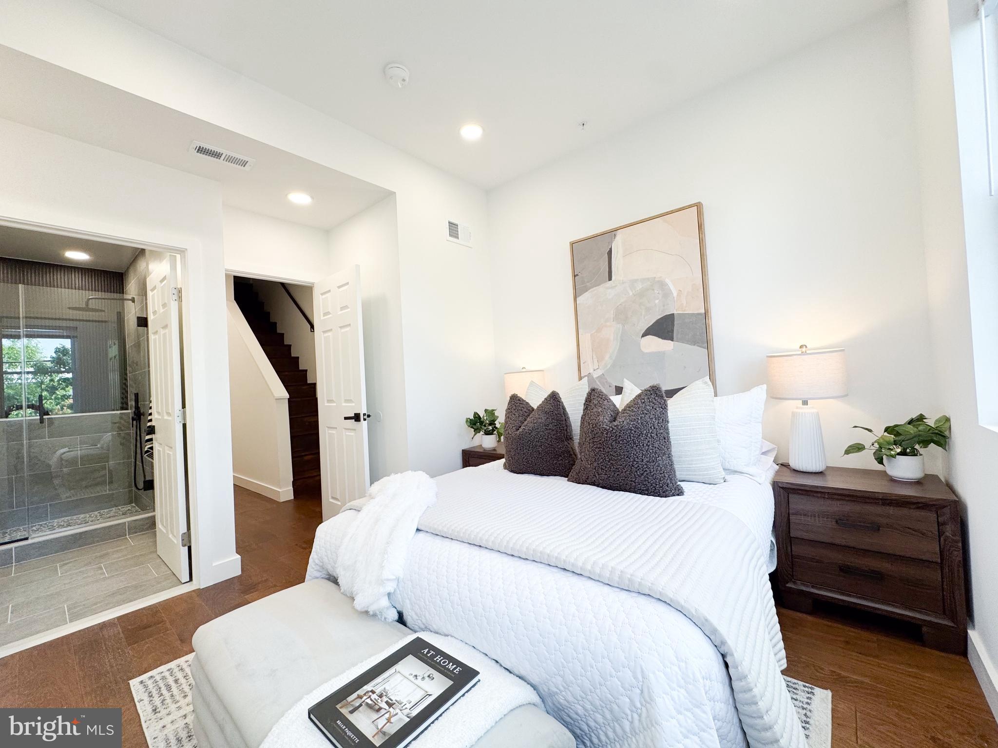NORRIS SQUARE - Residential