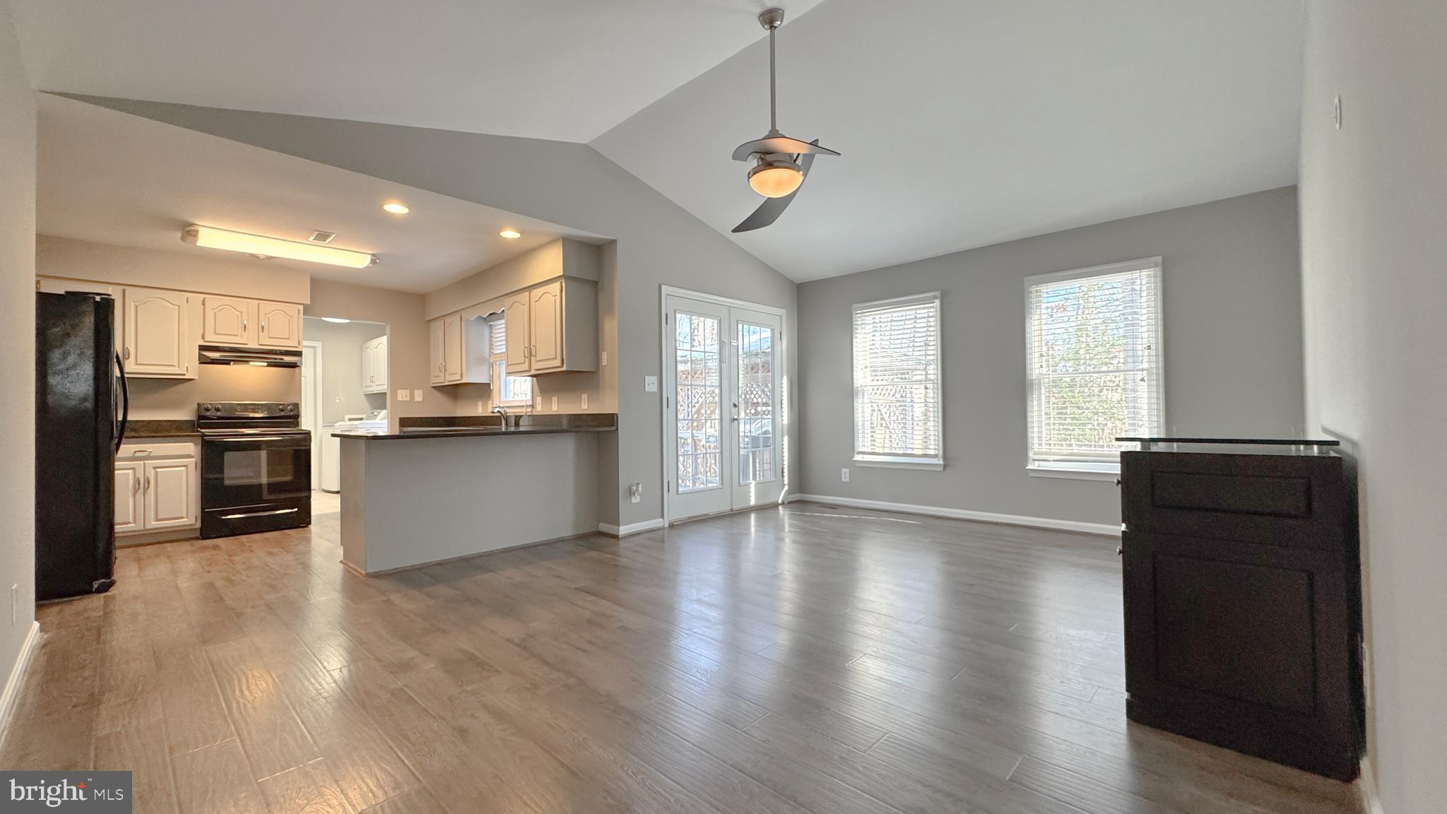 LEAVELLS CROSSING - Residential