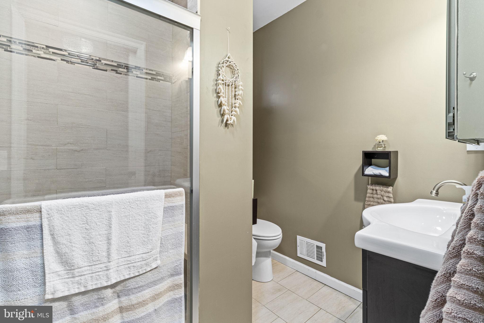 DICKINSON NARROWS - Residential