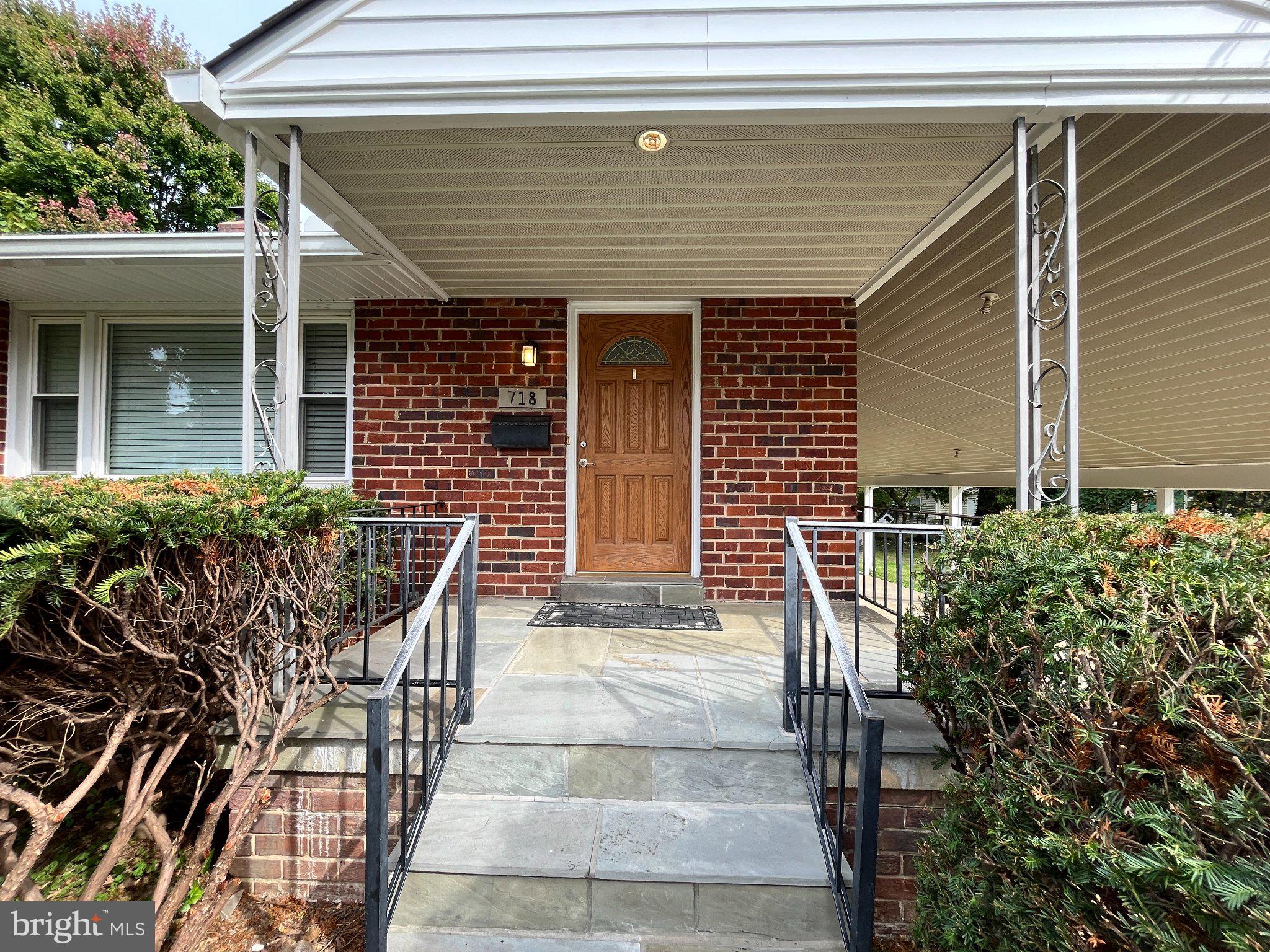 718 MAPLE AVENUE