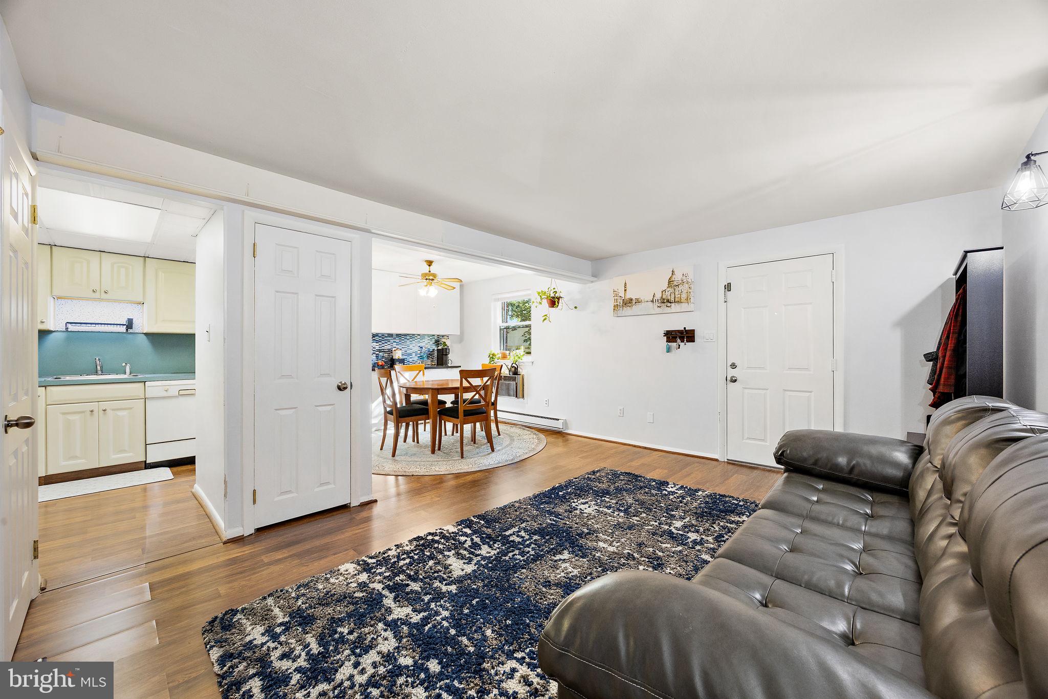 CROFTON COURT COND - Residential