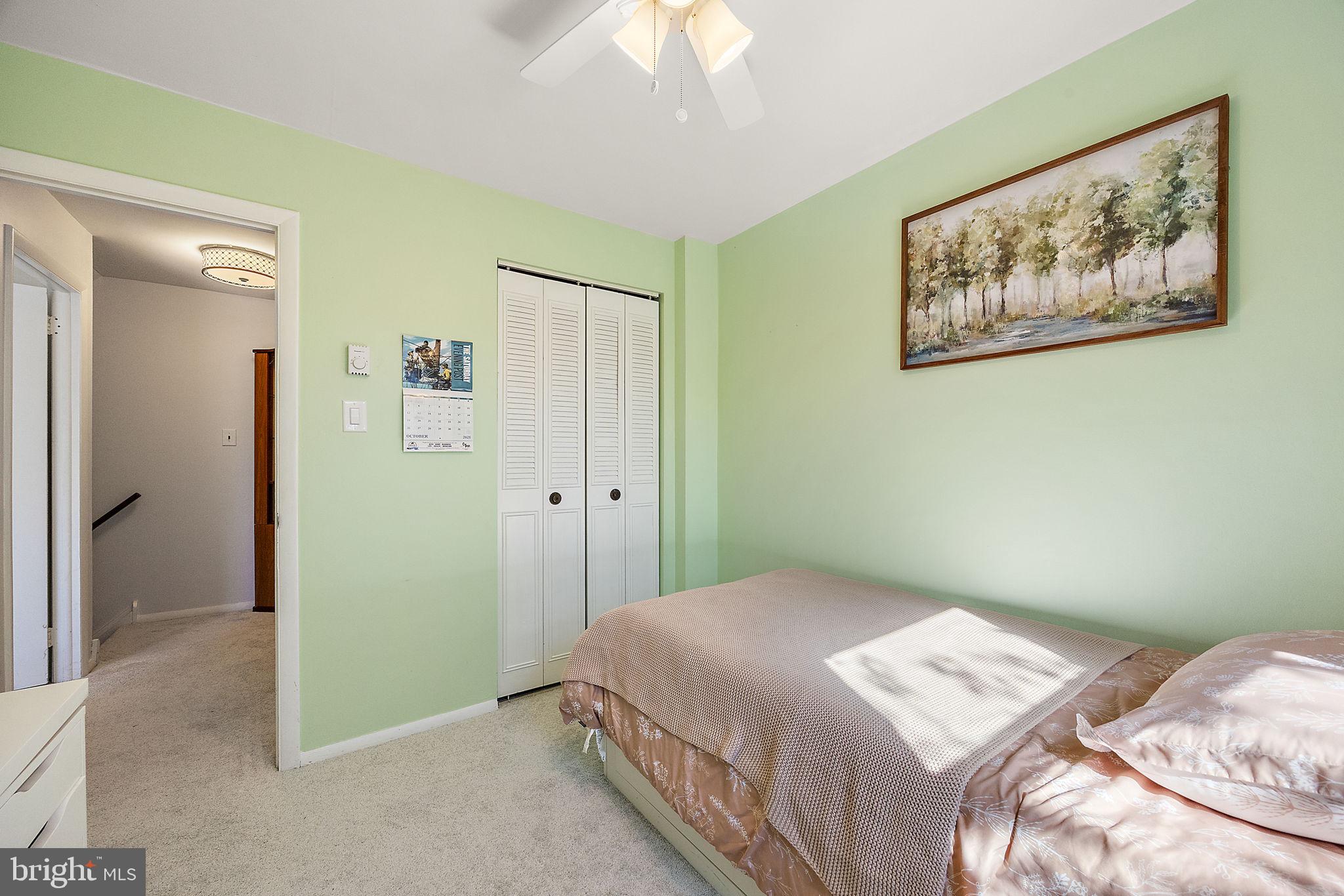 CROFTON COURT COND - Residential