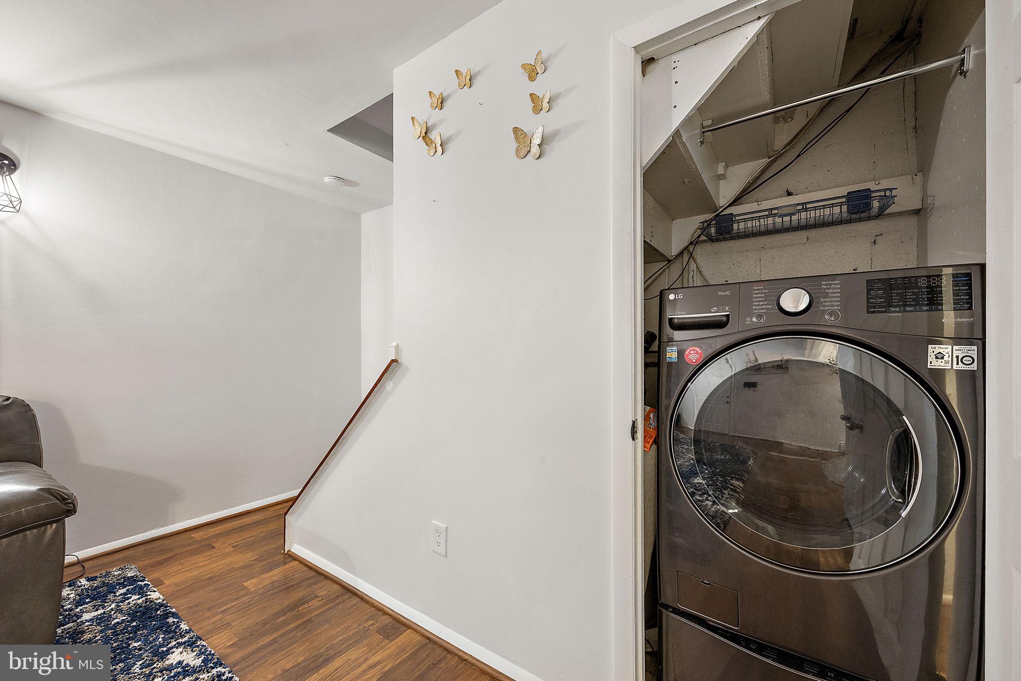 CROFTON COURT COND - Residential