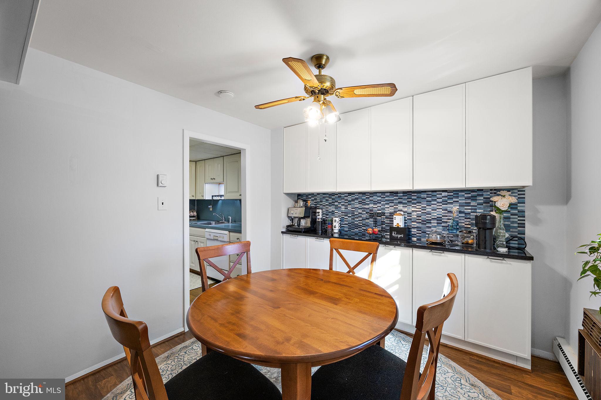 CROFTON COURT COND - Residential