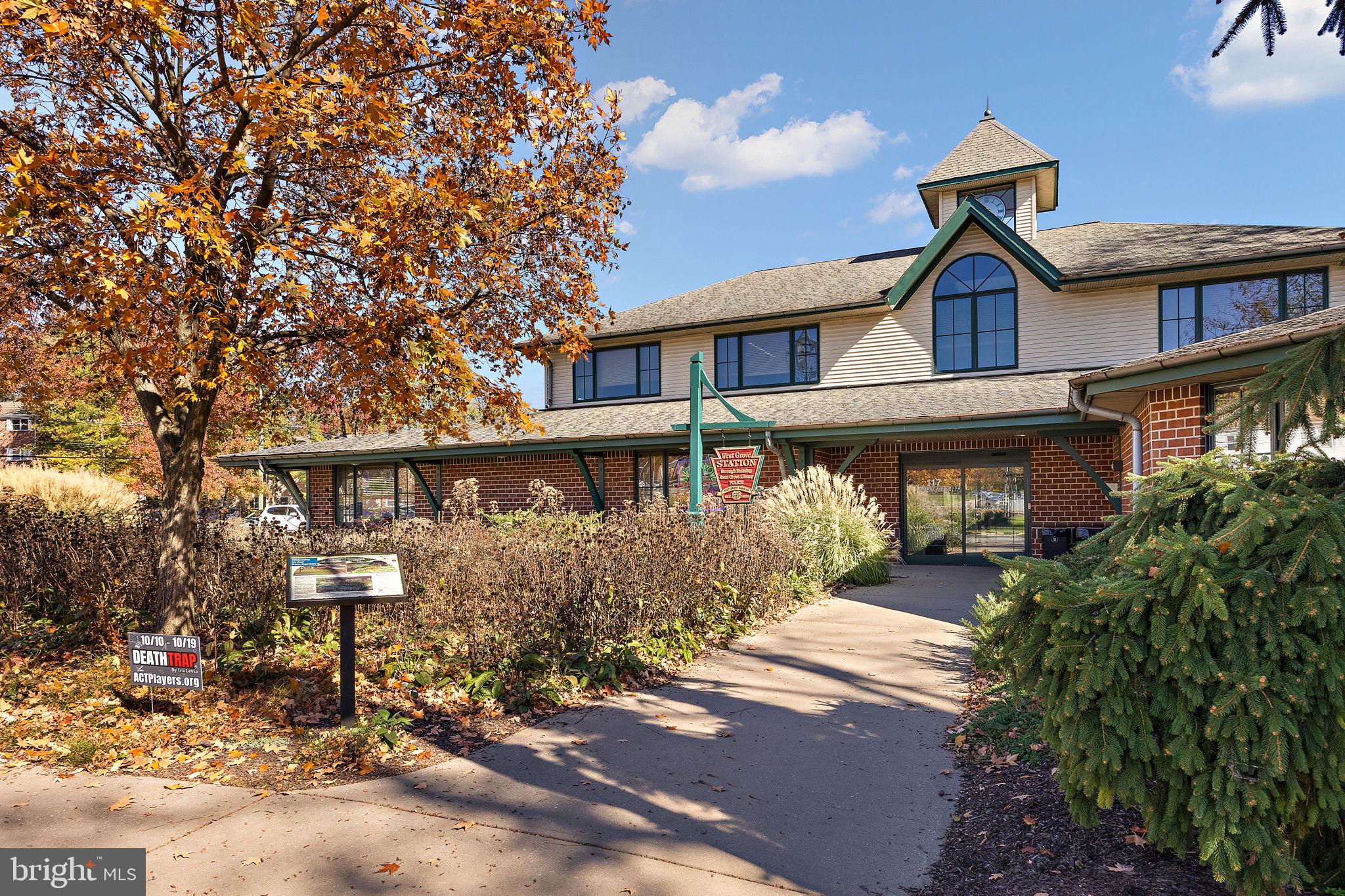 CROFTON COURT COND - Residential