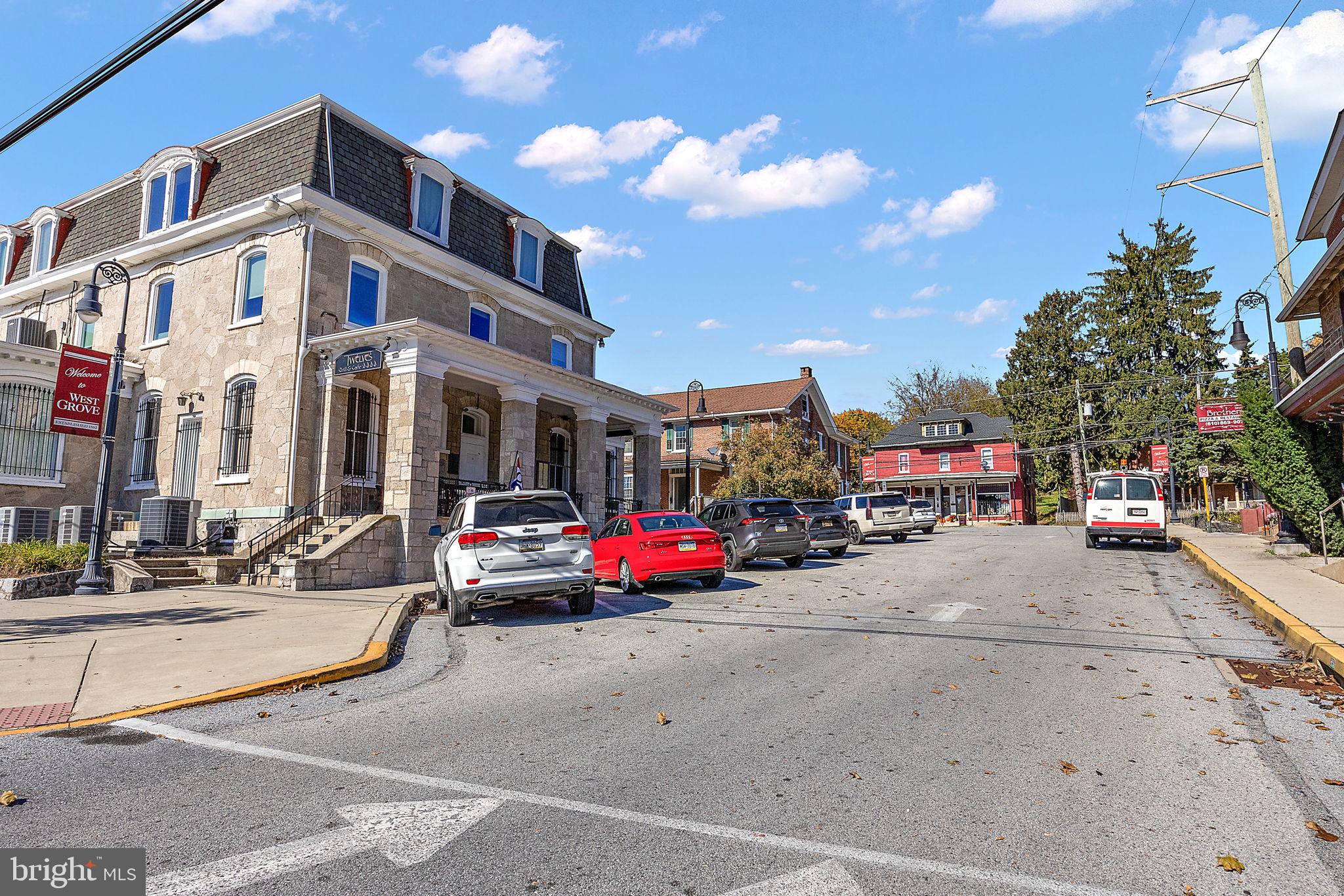 CROFTON COURT COND - Residential