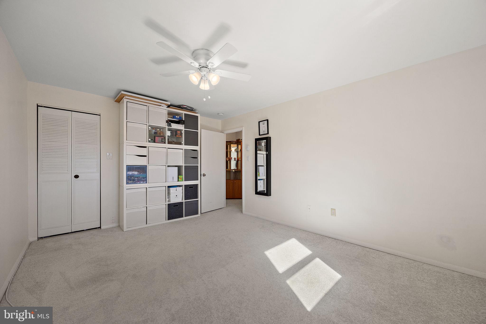 CROFTON COURT COND - Residential