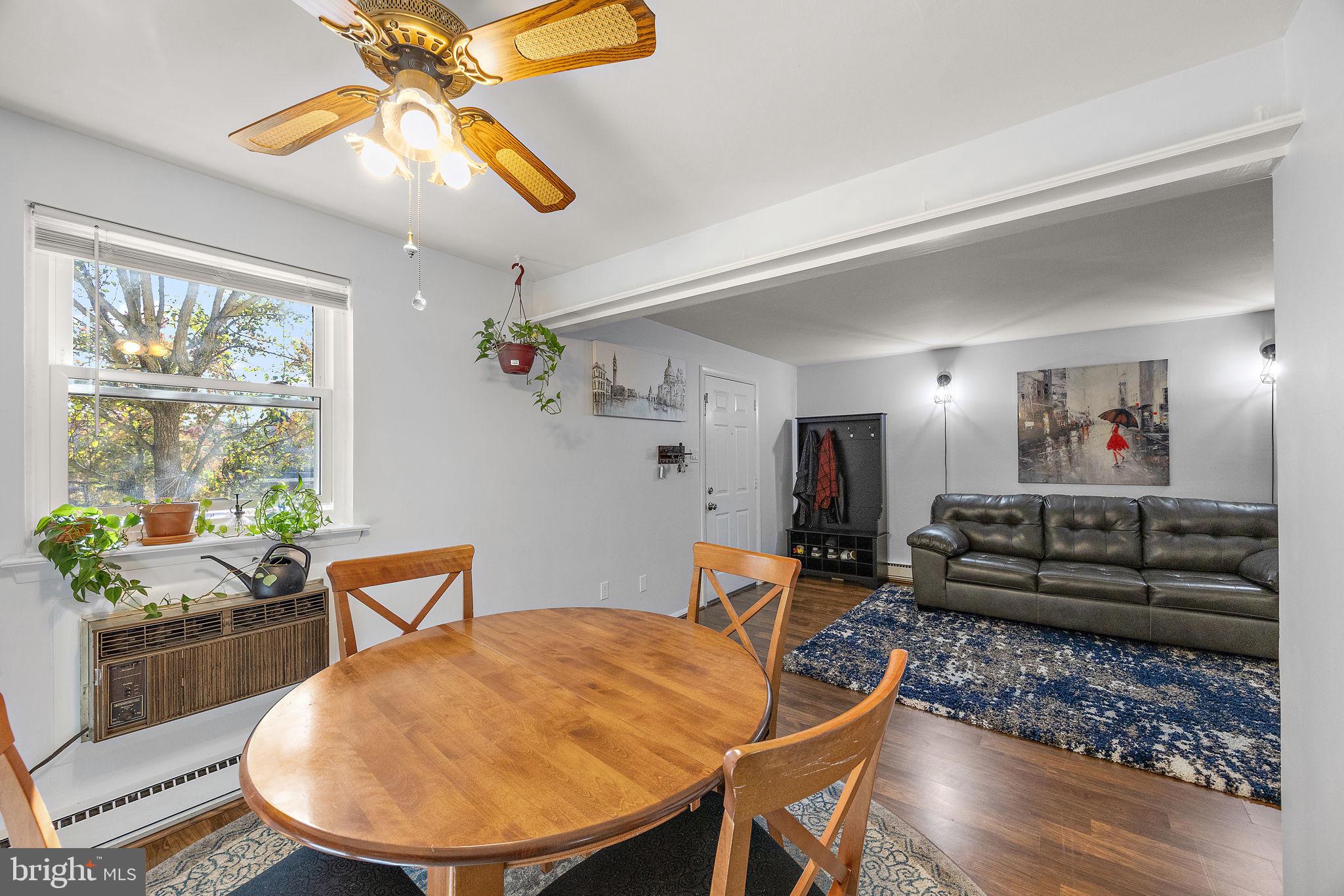 CROFTON COURT COND - Residential