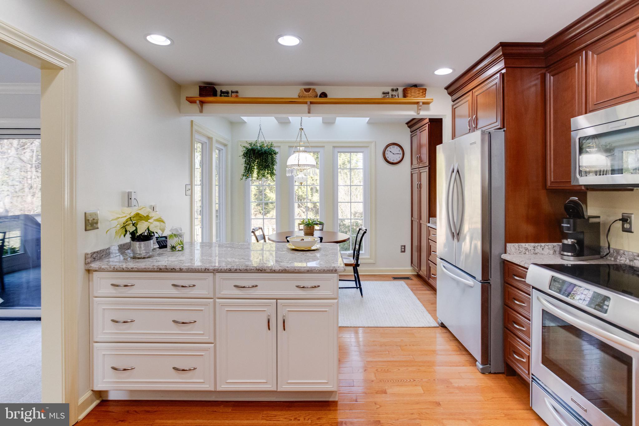 TEMPLE HILLS - Residential