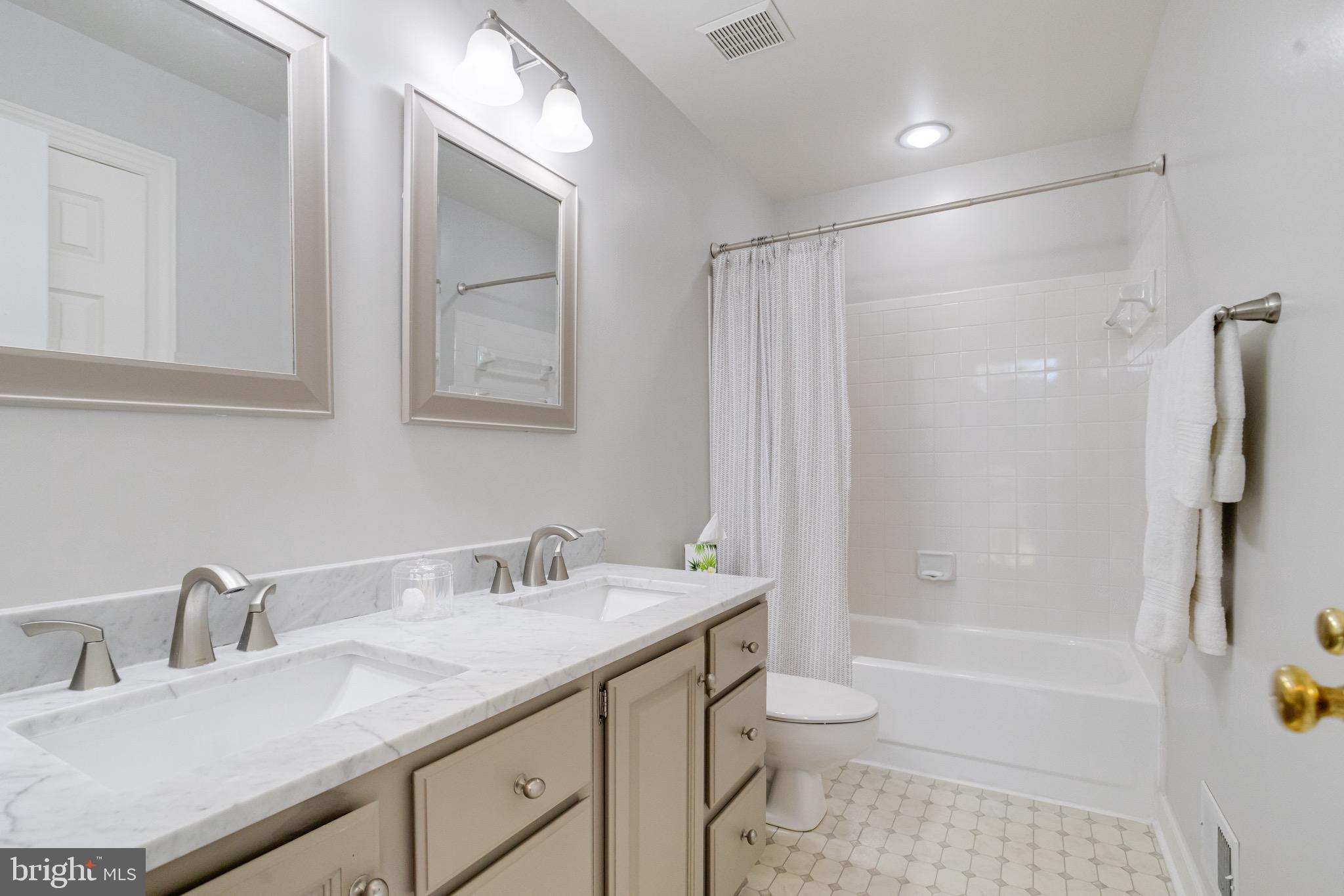 TEMPLE HILLS - Residential