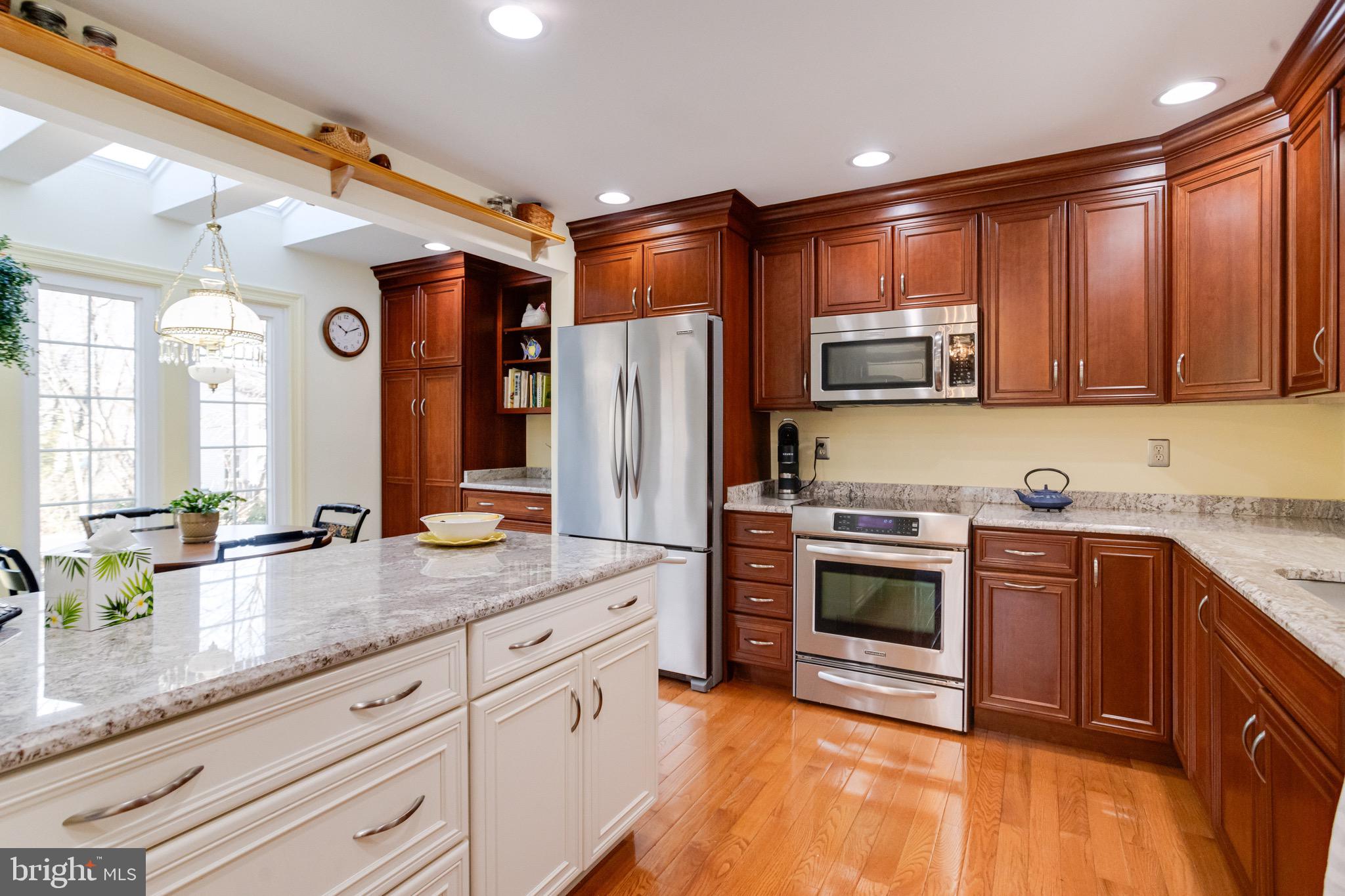 TEMPLE HILLS - Residential