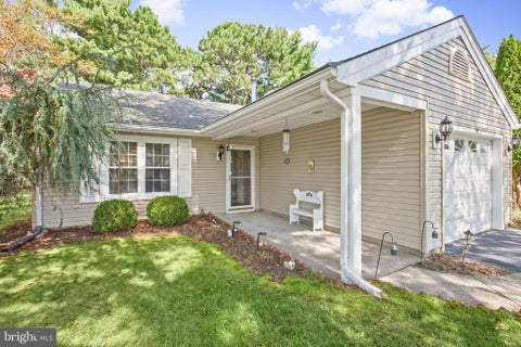 Homes For Sale - 28 Kent Drive<br/> FORKED RIVER, NJ 08731