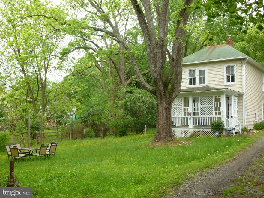 Ready to move in July 1st.  Tenant is in moving process, could be available earlier upon request. Located in the heart of Vienna/ Oakton, private gravel driveway takes you inside a peaceful nature. Two big bedrooms with a den, could be used for office, or used as third bedroom. Plant your own vegetables, and grow flowers in your own garden.  Wake up to beauty of nature.  Renovated in 2015.