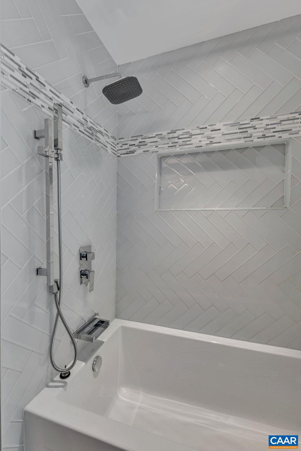 FOREST LAKES - Residential