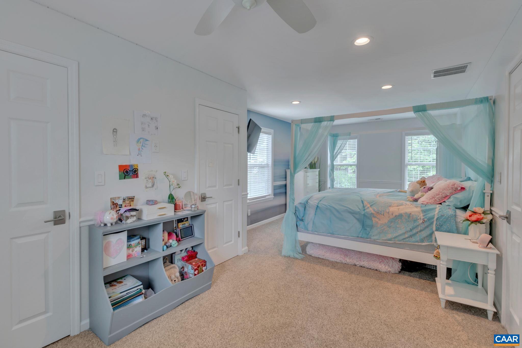 FOREST LAKES - Residential