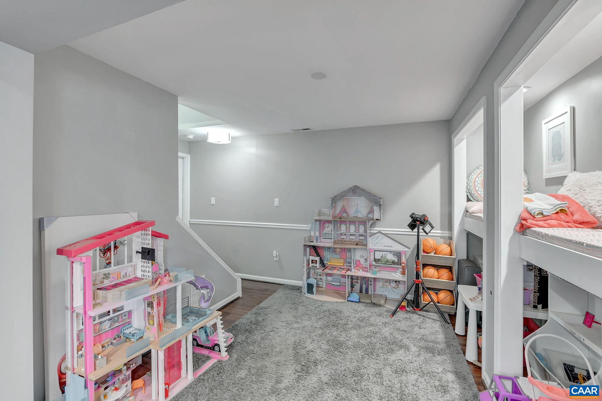 FOREST LAKES - Residential