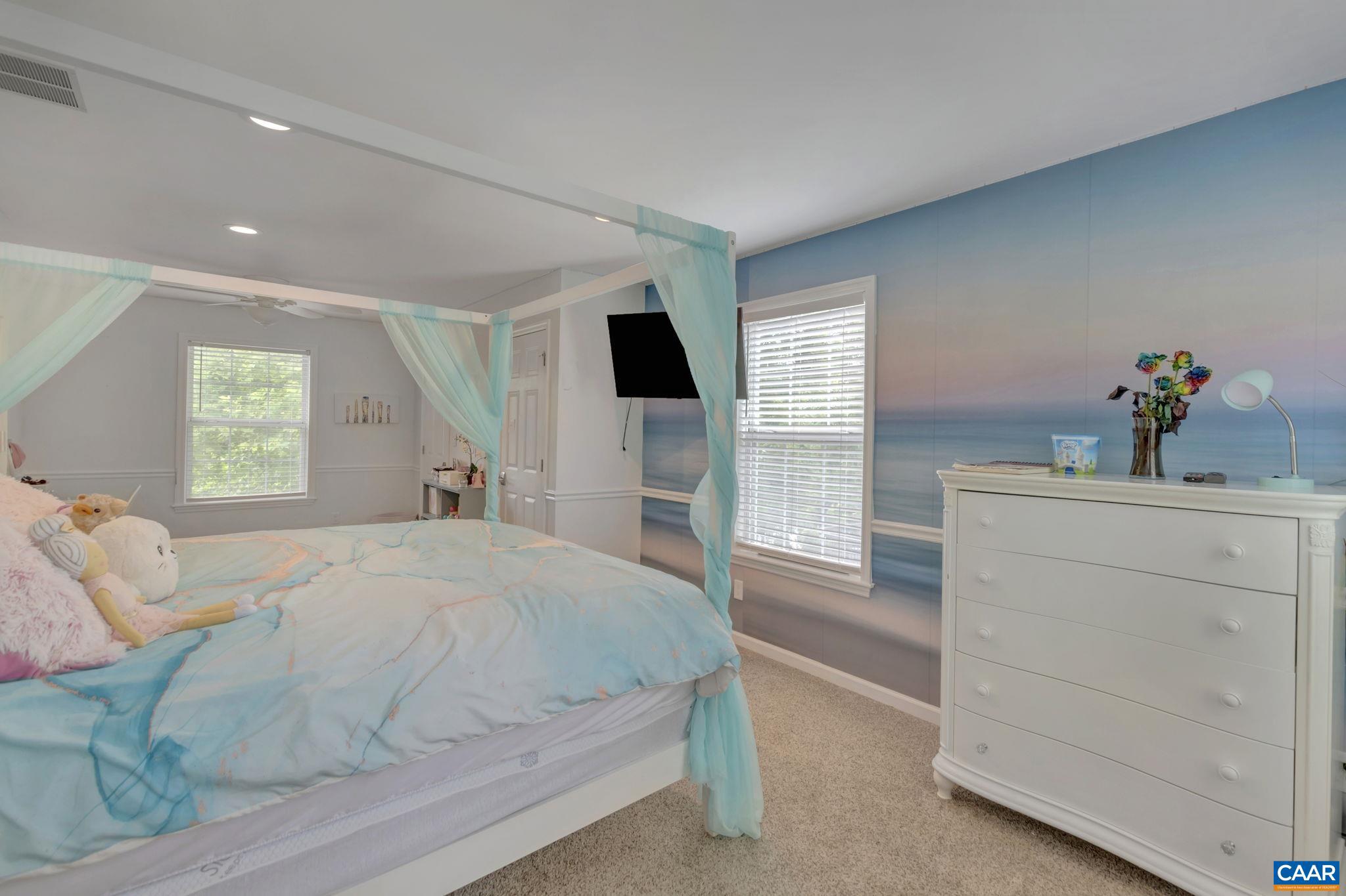 FOREST LAKES - Residential